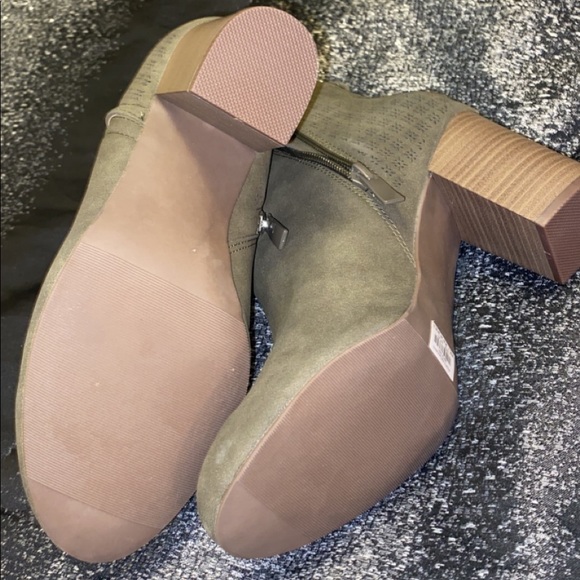 Brand New Ankle Boots - Picture 2 of 3